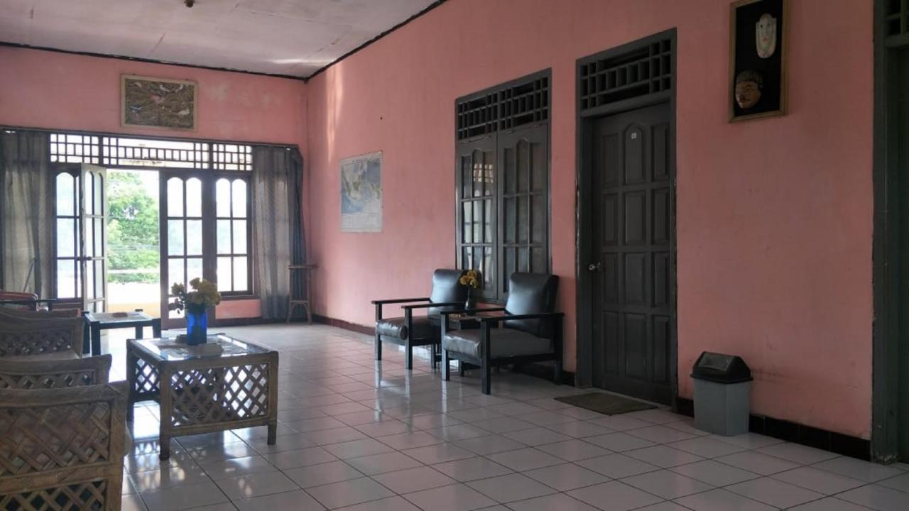 Spot On 2969 Hotel Citra Ayu Labuhan Exterior photo