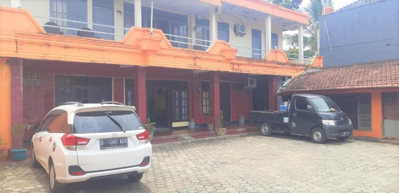 Spot On 2969 Hotel Citra Ayu Labuhan Exterior photo